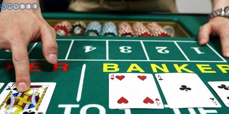 Share how to deal Baccarat cards and the most basic rules